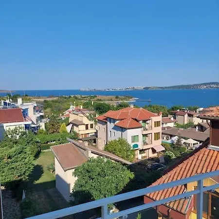 Paradise червенка דירה צ'רנומורץ