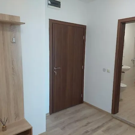 Apartment Paradise червенка Chernomorets