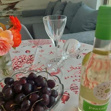 Paradise червенка Apartment