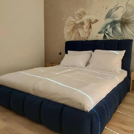Apartment Paradise червенка *