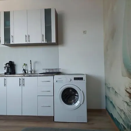 Paradise червенка Apartment Chernomorets